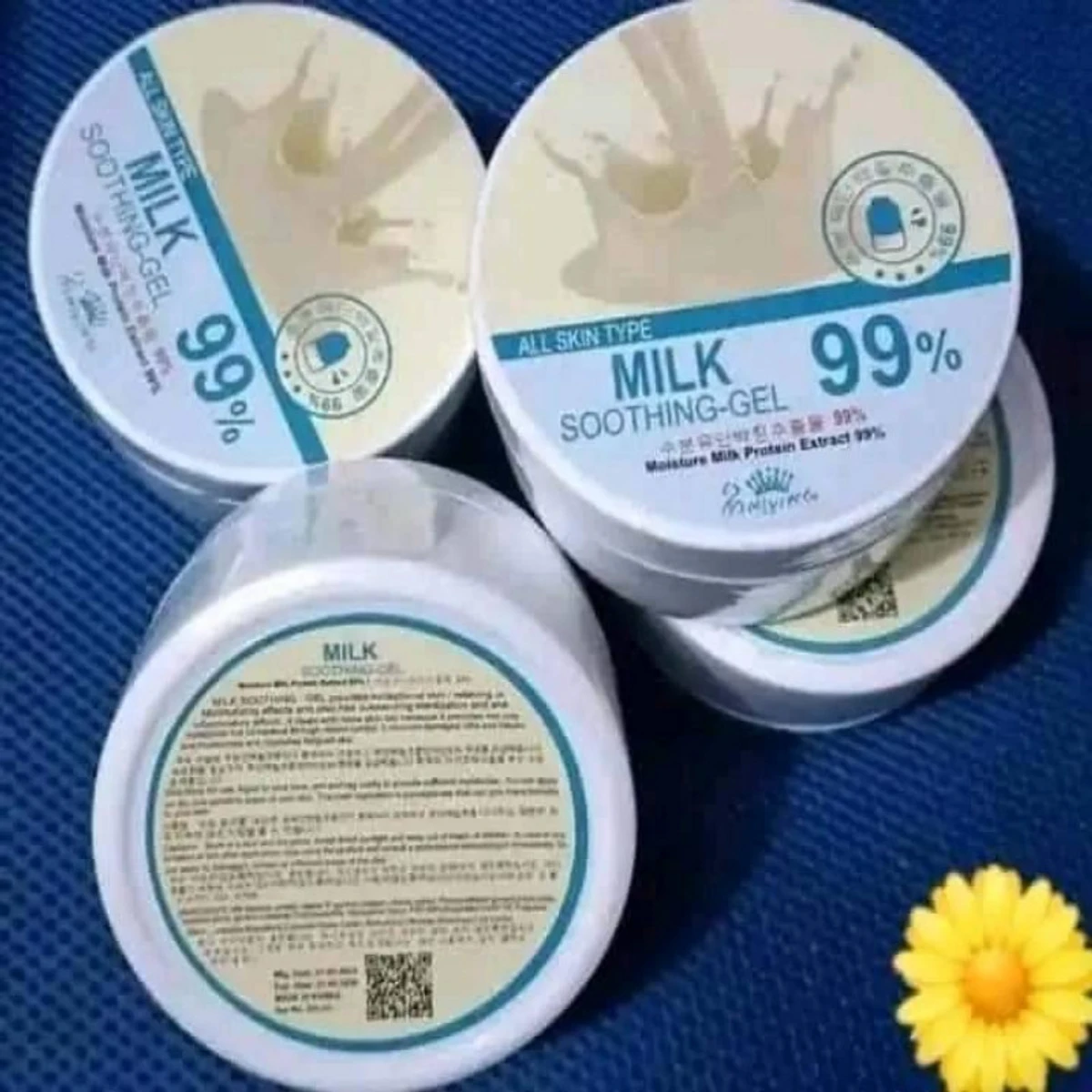 ১ টা ক্রিম ৫৫০ টাকা - Milk 99% White Soothing Gel